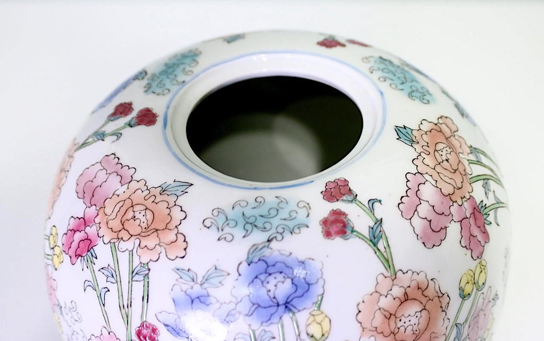 Vintage Chinese Porcelalin Ginger Jar One Thousand Flowers Design Over White Glaze