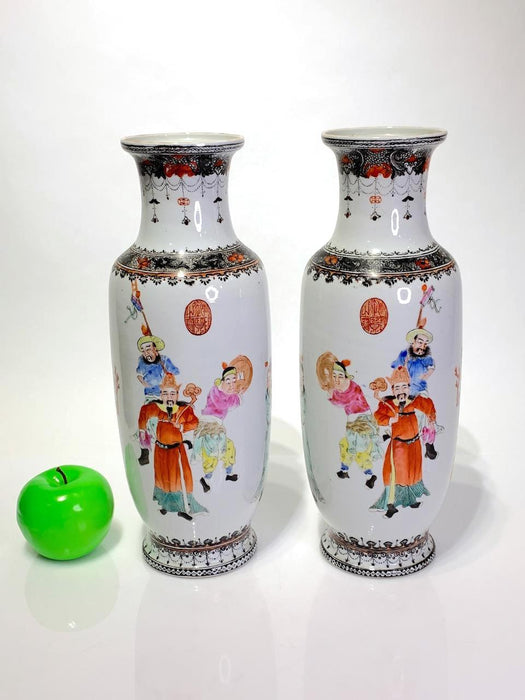 1930s Fine Republic Period Chinese Porcelain Processional Vases - a Pair