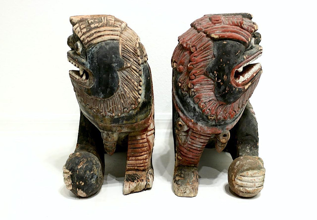 Antique Chinese Carved Wood Foo Dogs or Guardian Lions, 19th. Century - Qing Dynasty